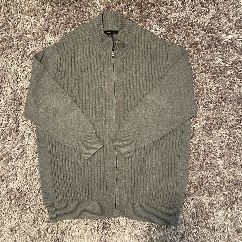 Men’s Synrgy full zip sweater. XXL. Grey. 100% cotton. Heavyweight. Gently used.